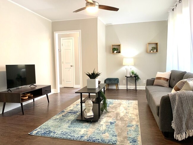 Photo - 714 Woodlawn Dr