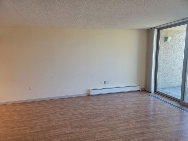 Photo - 1 Bedroom Condo In Secure Access Building ...