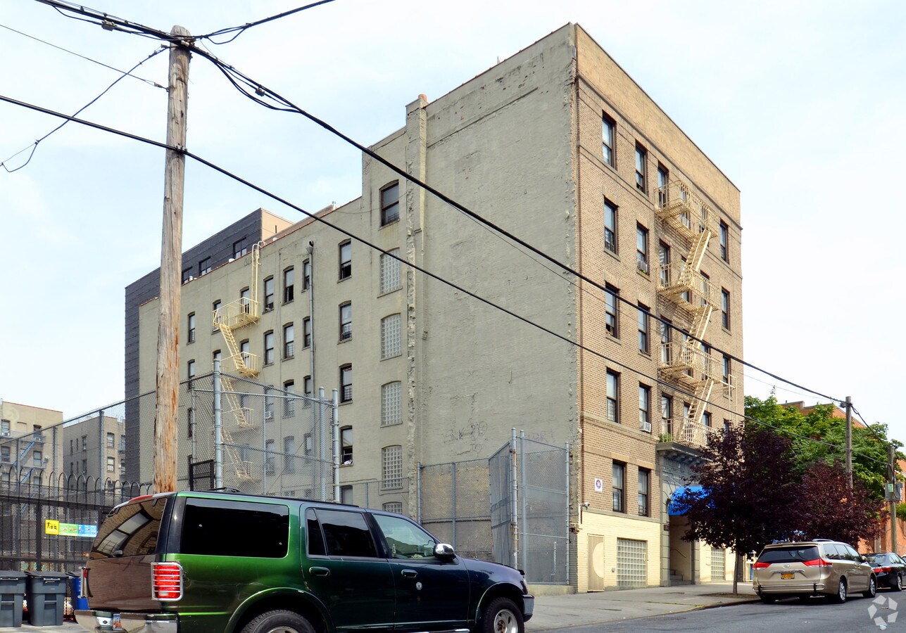 495 E 188th St - 495 E 188th St