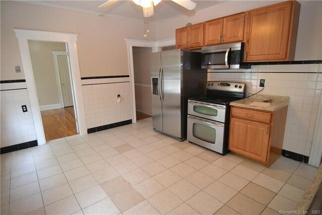 Photo - 166 Dewey St