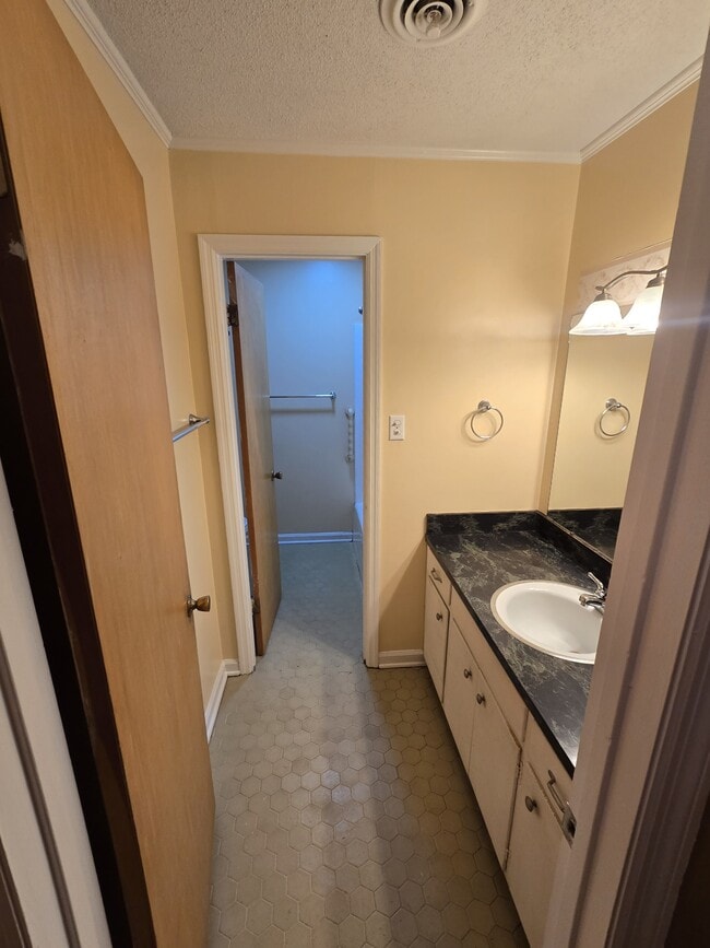 Photo - 2201 Brentwood Dr NW Unit A