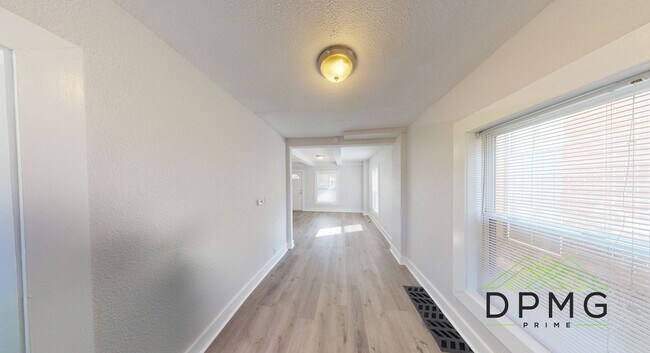 Photo - 325 E Hillsdale St Unidad 2