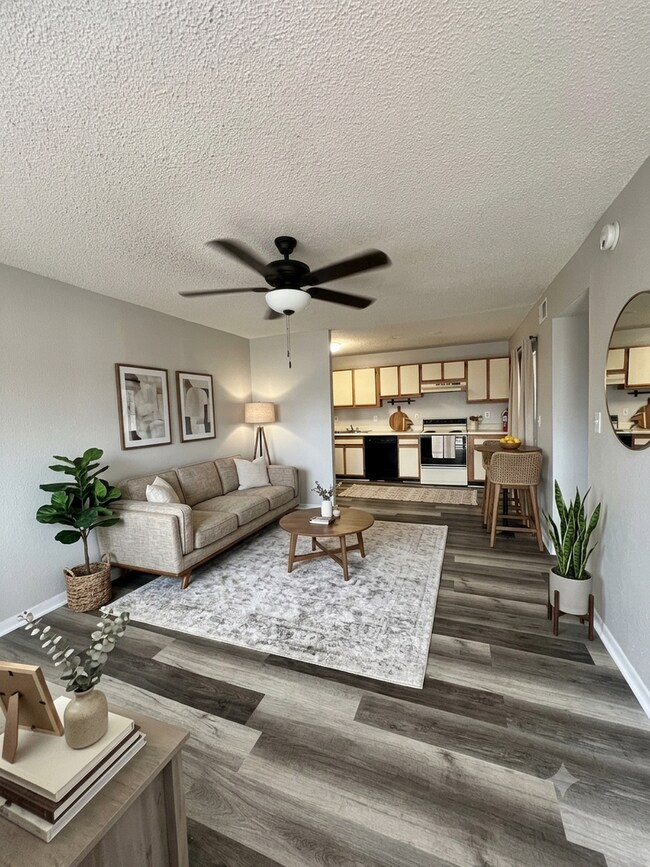 Building Photo - Available Summer 2026 2 BD / 1 BA Condo Walking Distance to FSU! Unit 218