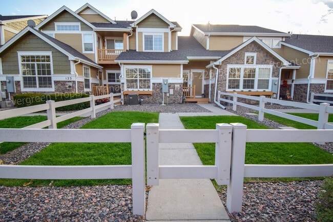 Building Photo - 127 Bayside Cir