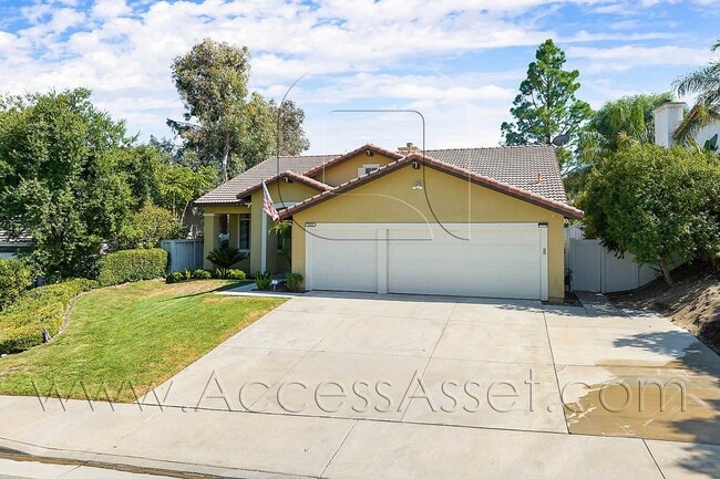 Photo - Elegant 4 Bed/2 Bath Home In Desirable North Shore Community!