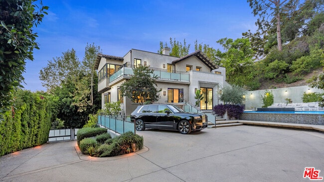 Building Photo - 7801 Hillside Ave