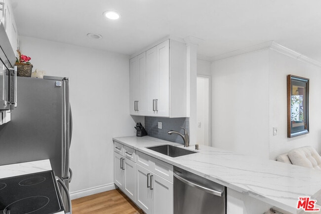 Photo - 1351 N Orange Dr Unit 102