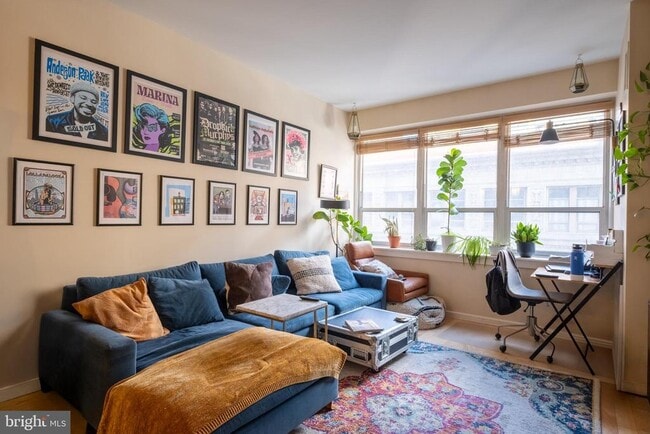 Photo - 1425 Locust St Apartment Unit 8E