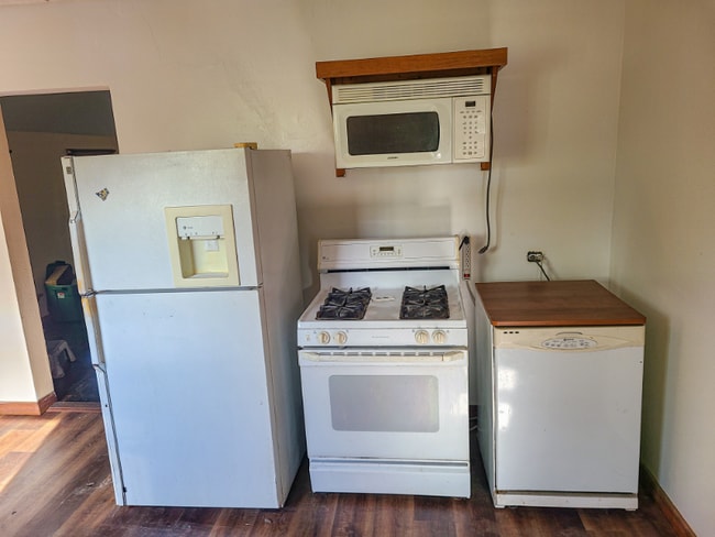Photo - 653 W 17th St Unit 2