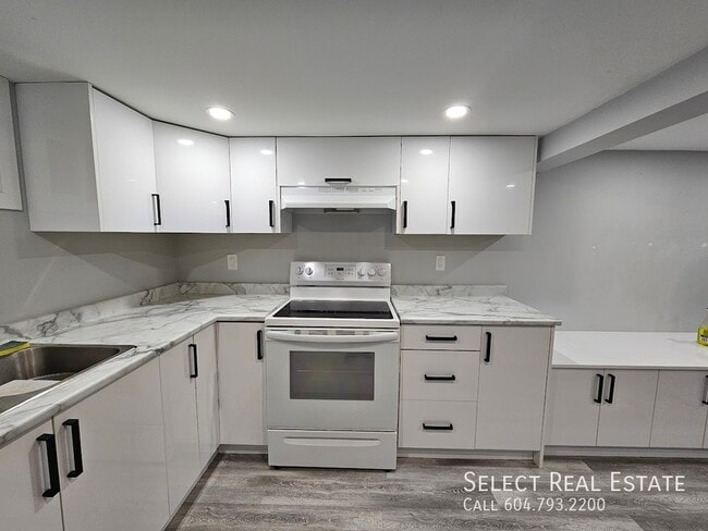 Photo - 45723 Lewis Ave