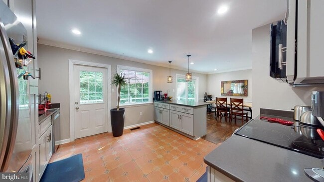 Photo - 7628 Chancellor Way