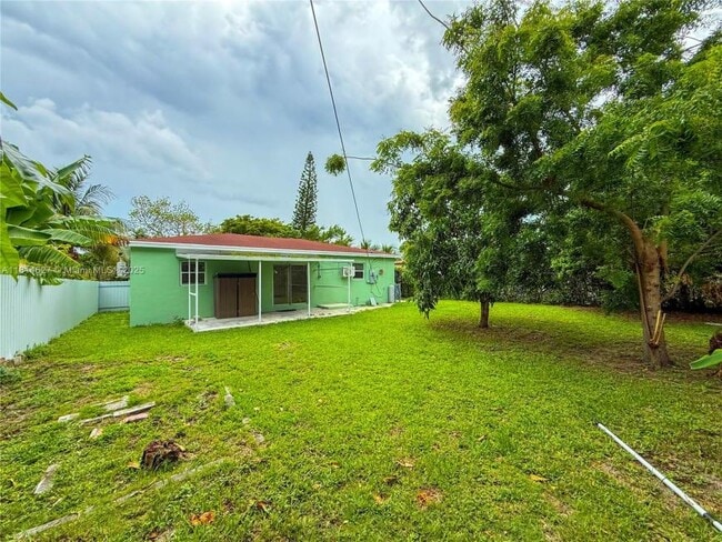 Building Photo - 3 bedroom in North Miami FL 33162 Rental
