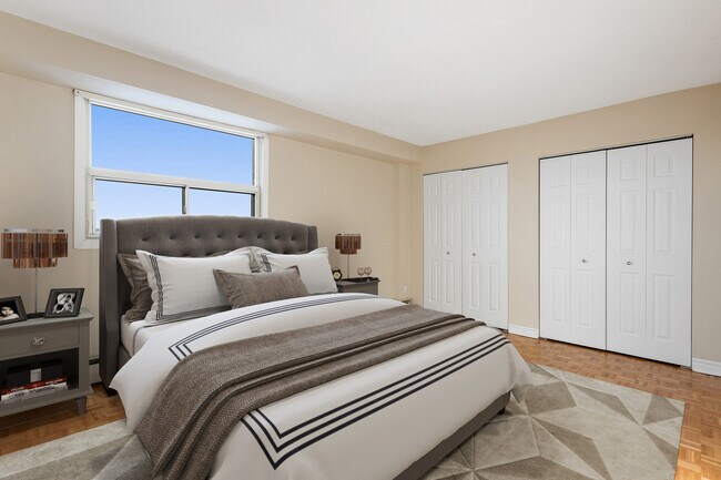 Photo - The Lamplighter