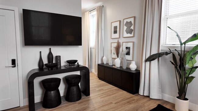 Photo - 1424 N Park Pl Unit ID1390817P