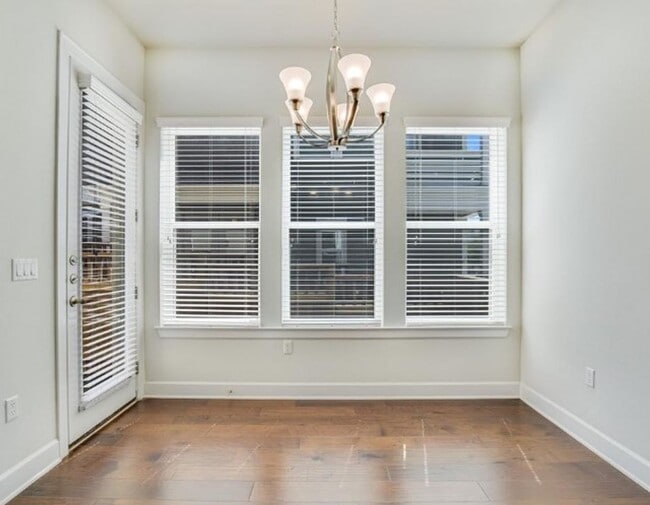 Photo - PRELEASING FOR BEGINNING OF JUNE! Walking Distance to Fun, Food and Friends!