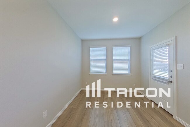 Photo - 235 Jenkinson Dr