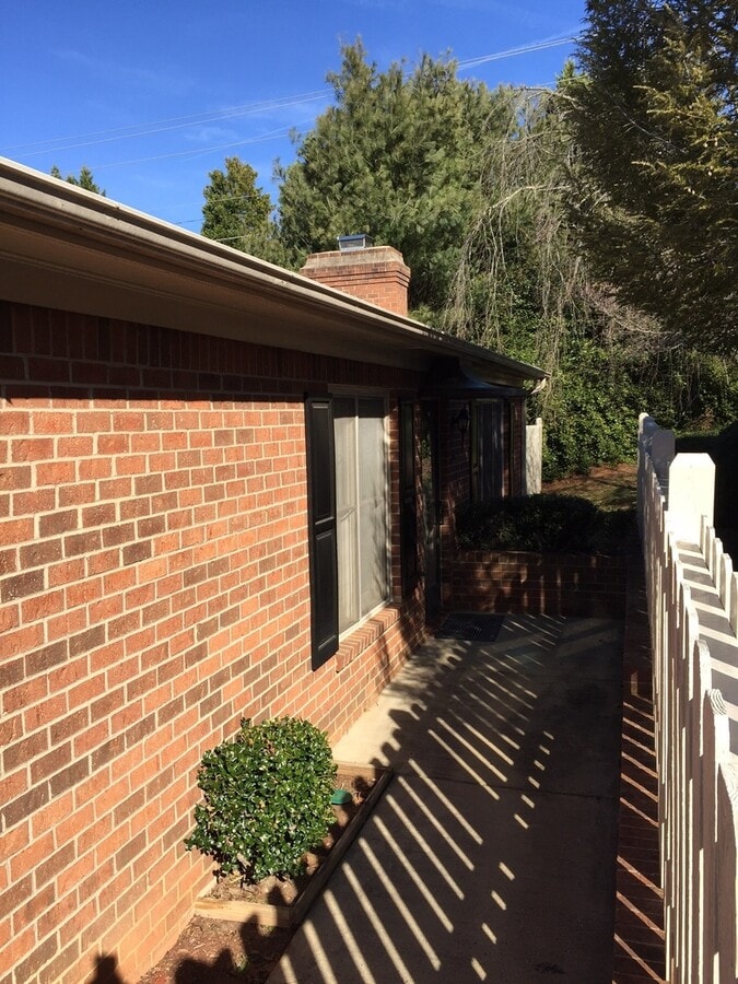 Well kept condo in Lytchfield place off Al... - Well kept condo in Lytchfield place off Al...