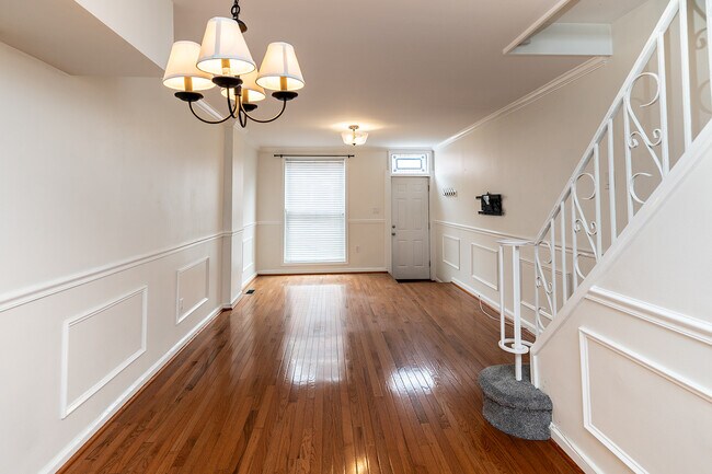 Photo - 6 N Decker Ave House