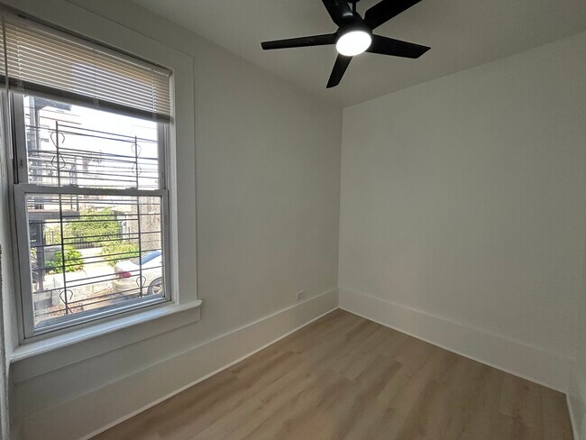 Photo - 2301 N Leavitt St