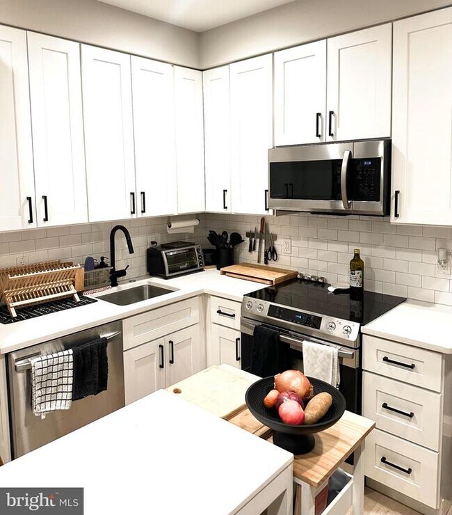 Photo - 1016 17th Pl NE Unit 002