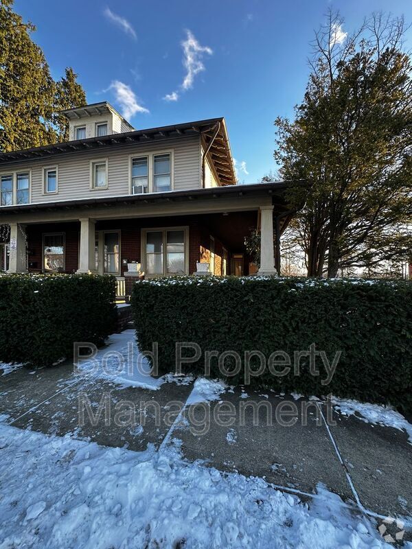 Building Photo - 314 Maple St Rental