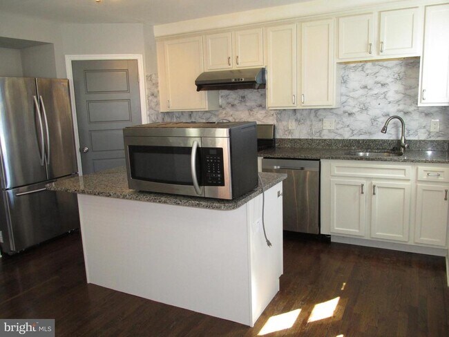 Photo - 1747 Yakona Rd