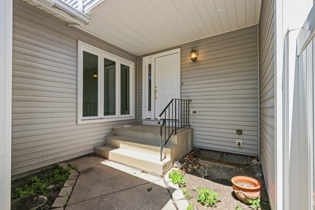 Photo - 628 Martin Ln