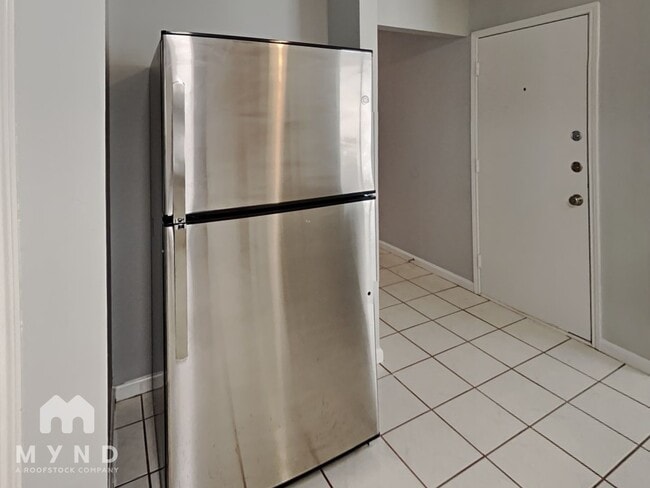 Photo - 909 Shady Brook Ln