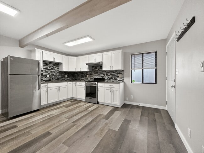 Photo - 5521 Brooklyn Ave NE