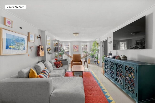 Building Photo - 91 Somers St