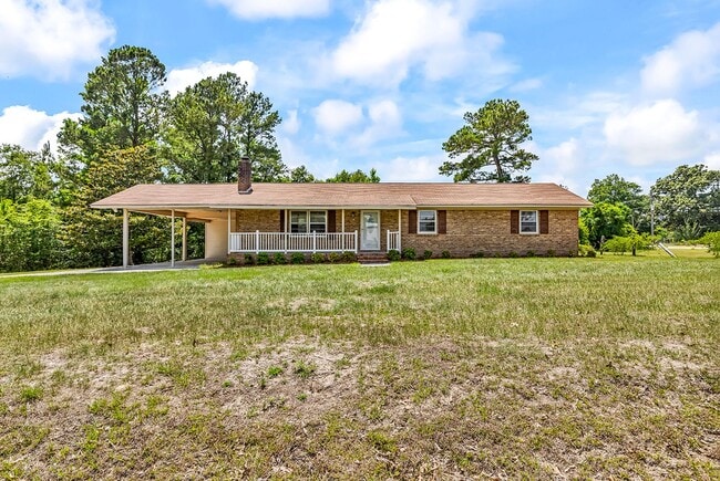 Building Photo - Charming Completely Remodeled Home in Aynor