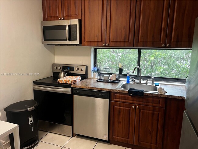 Photo - 16909 N Bay Rd Unit 421
