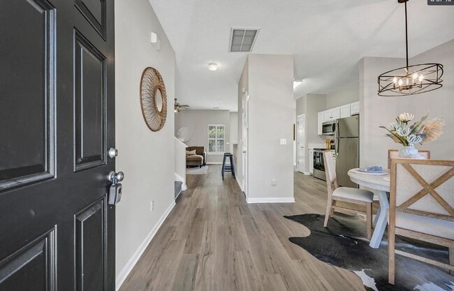 Photo - 418 Creek Side Ln