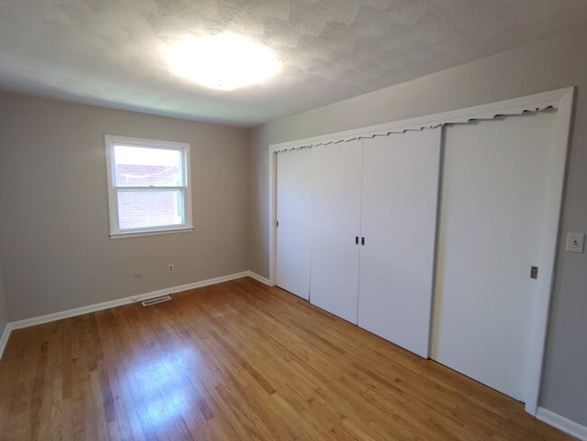Photo - 214 W Berry St Unit 1/2