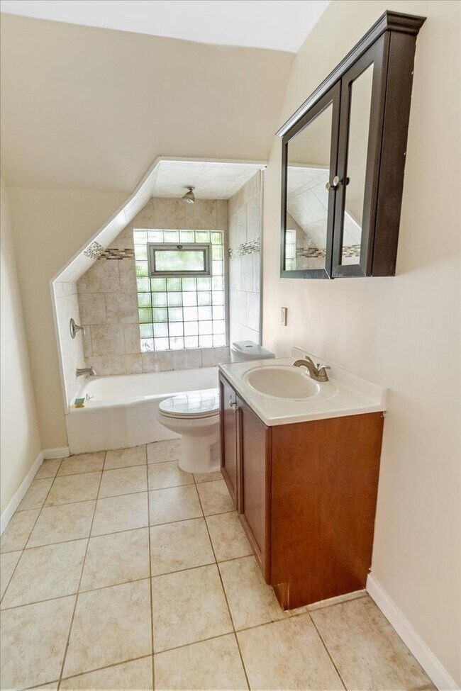 Photo - 58 W 113th St Unit 2