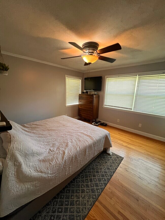 Photo - 216 Beverly Dr NE