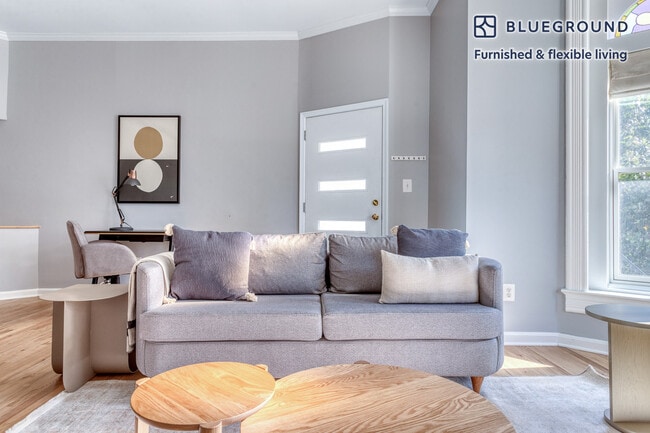 Photo - 2107 O St NW Unidad FL1-ID340