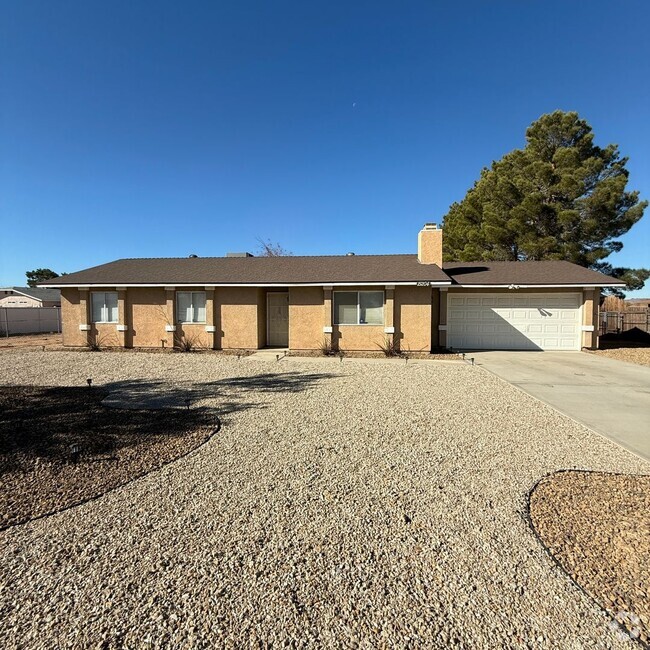 Building Photo - NEWLY UPDATED 3 BEDROOM APPLE VALLEY HOME