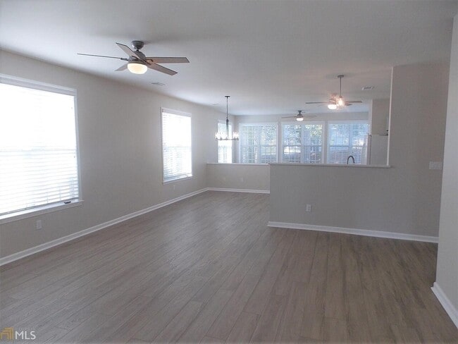 Photo - 2310 Applegate Ln