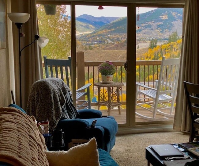 Building Photo - Winter Seasonal Rental- Silverqueen East 2414