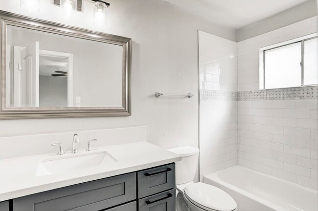 Photo - 2071 Delphi Ln