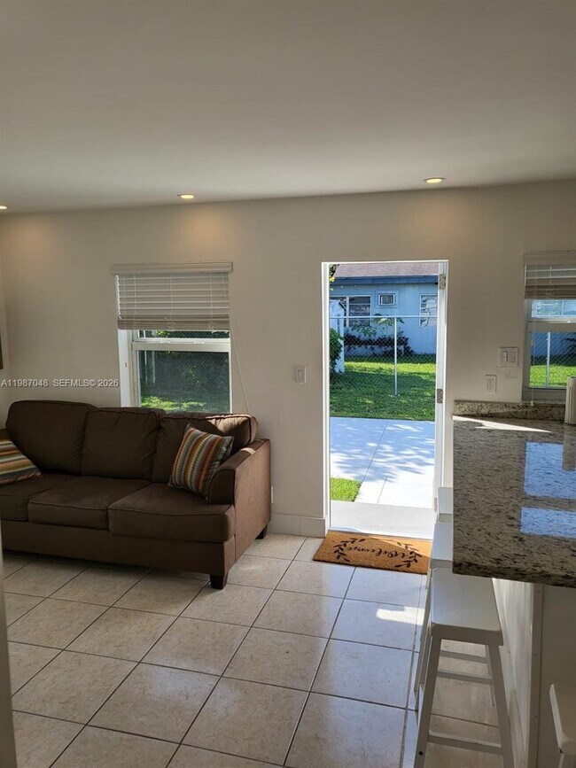 Photo - 6130 Grant St Unidad 2