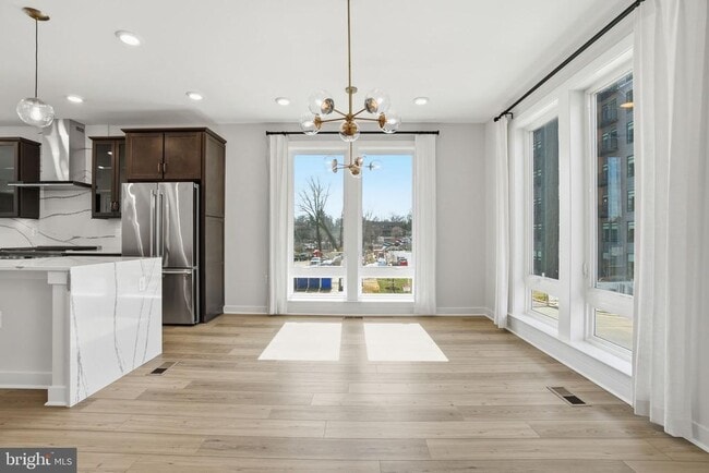 Photo - 3599 Aster St