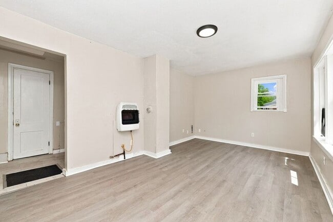 Photo - 550 Hensel Ave