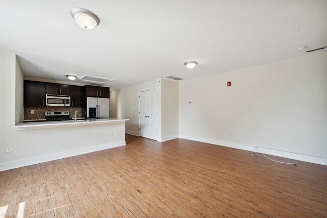 Photo - 3 br, 3 bath Triplex - 1620 JEFFERSON ST U... Unit 102