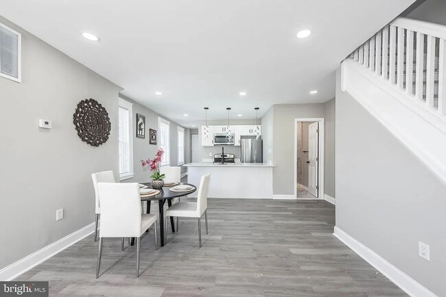 Photo - 3300 Ravenwood Ave Unit 3300 Ravenwood Ave 1