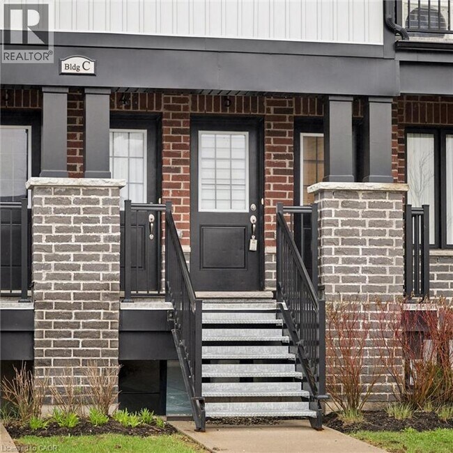Photo - 160 Rochefort St.