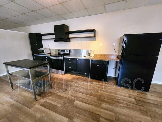 Photo - 101 Silver St Unit 101