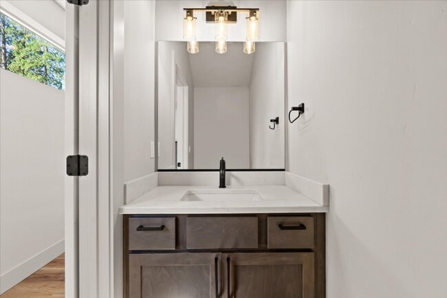 Photo - 845 E Violet Ave