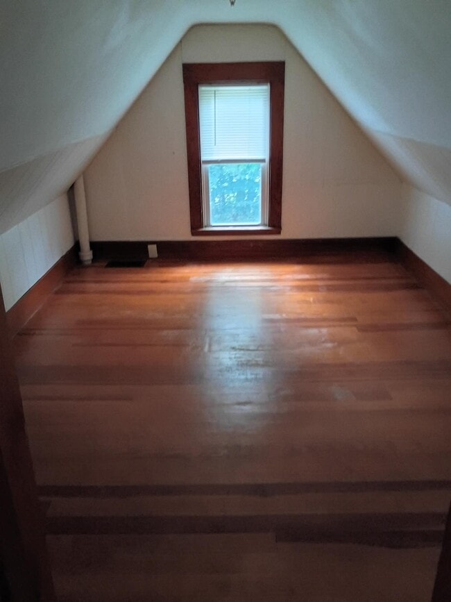 Photo - 23 Roxbury Rd